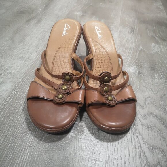 Clarks Ladies Size 7.5 Tan Leather Upper Heeled Slip On Sandals - Picture 5 of 9